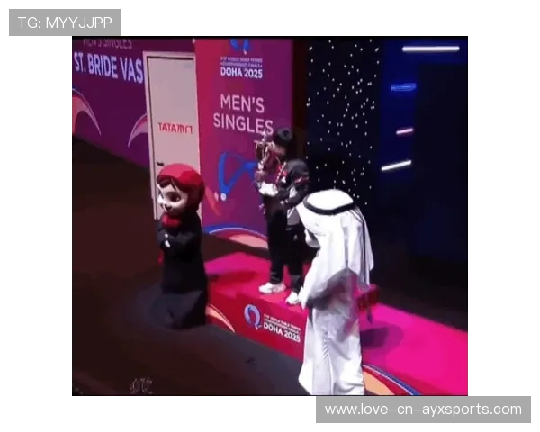 夺冠后亲吻腰带落泪